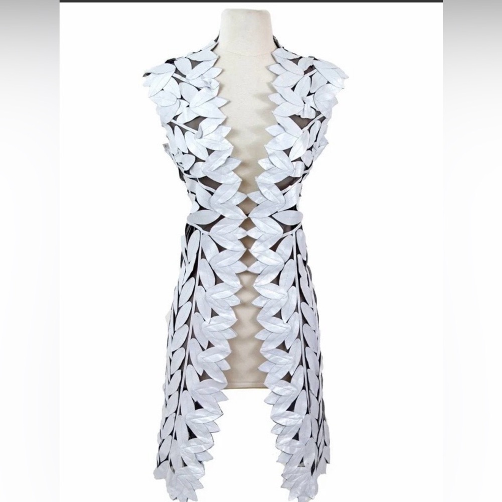 By Belgian Francis White Leather Leaf-Applique Sleeveless MIDI Vest.